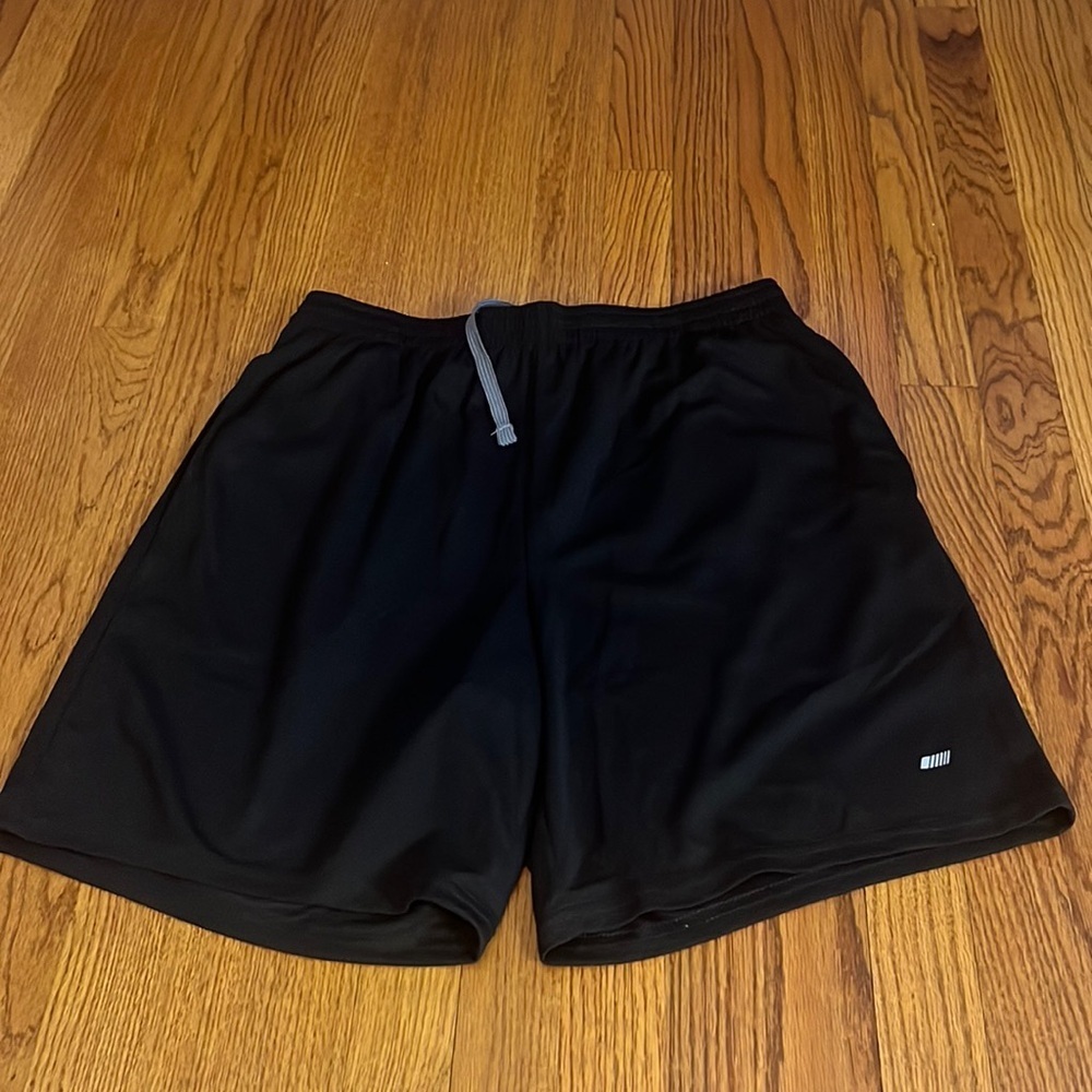 Amazon Essentials Men’s Black Athletic Shorts Size L